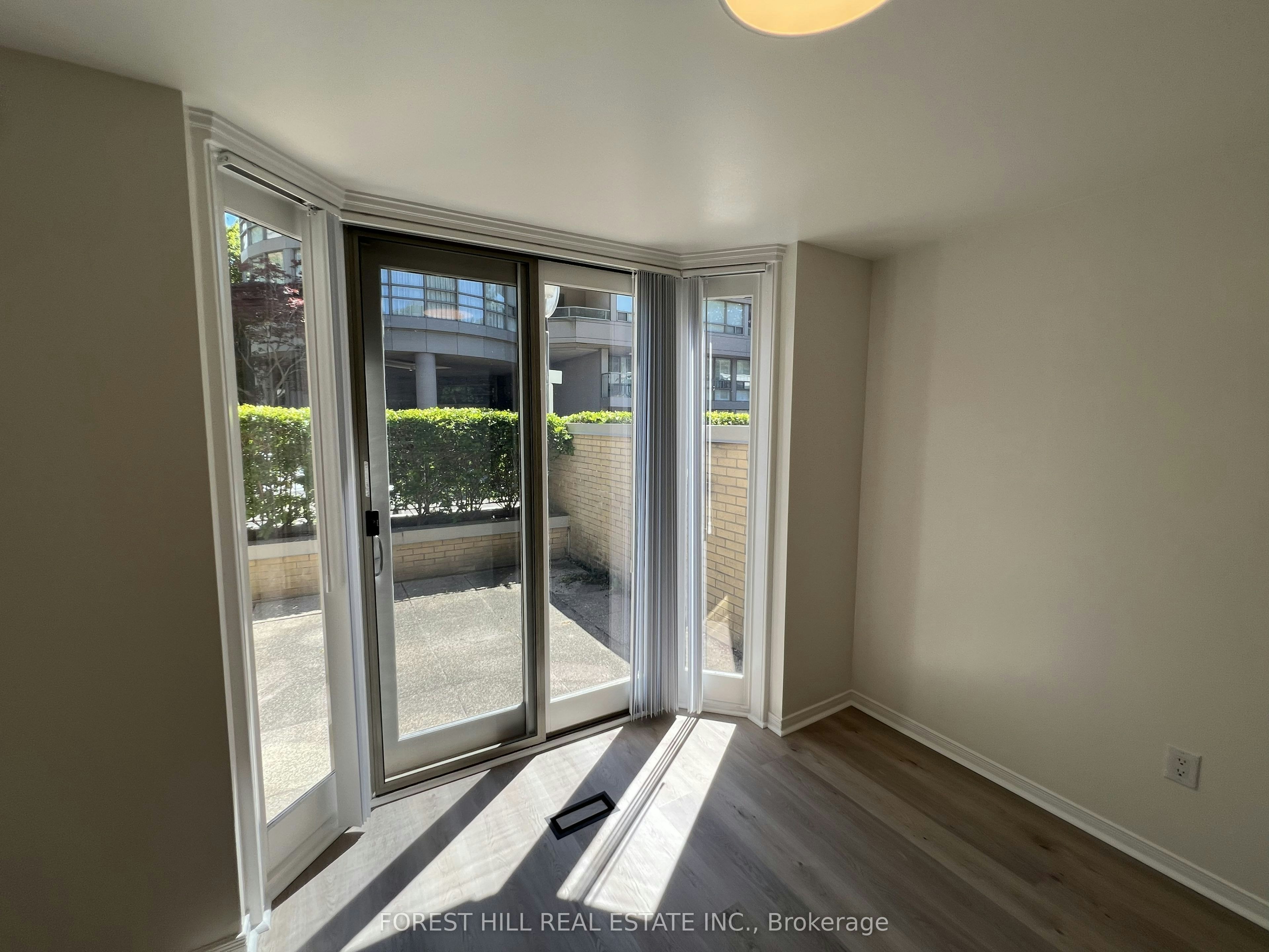 21 Lower Village Gate N/A, Toronto, ON, M5P 3L7 - 6
