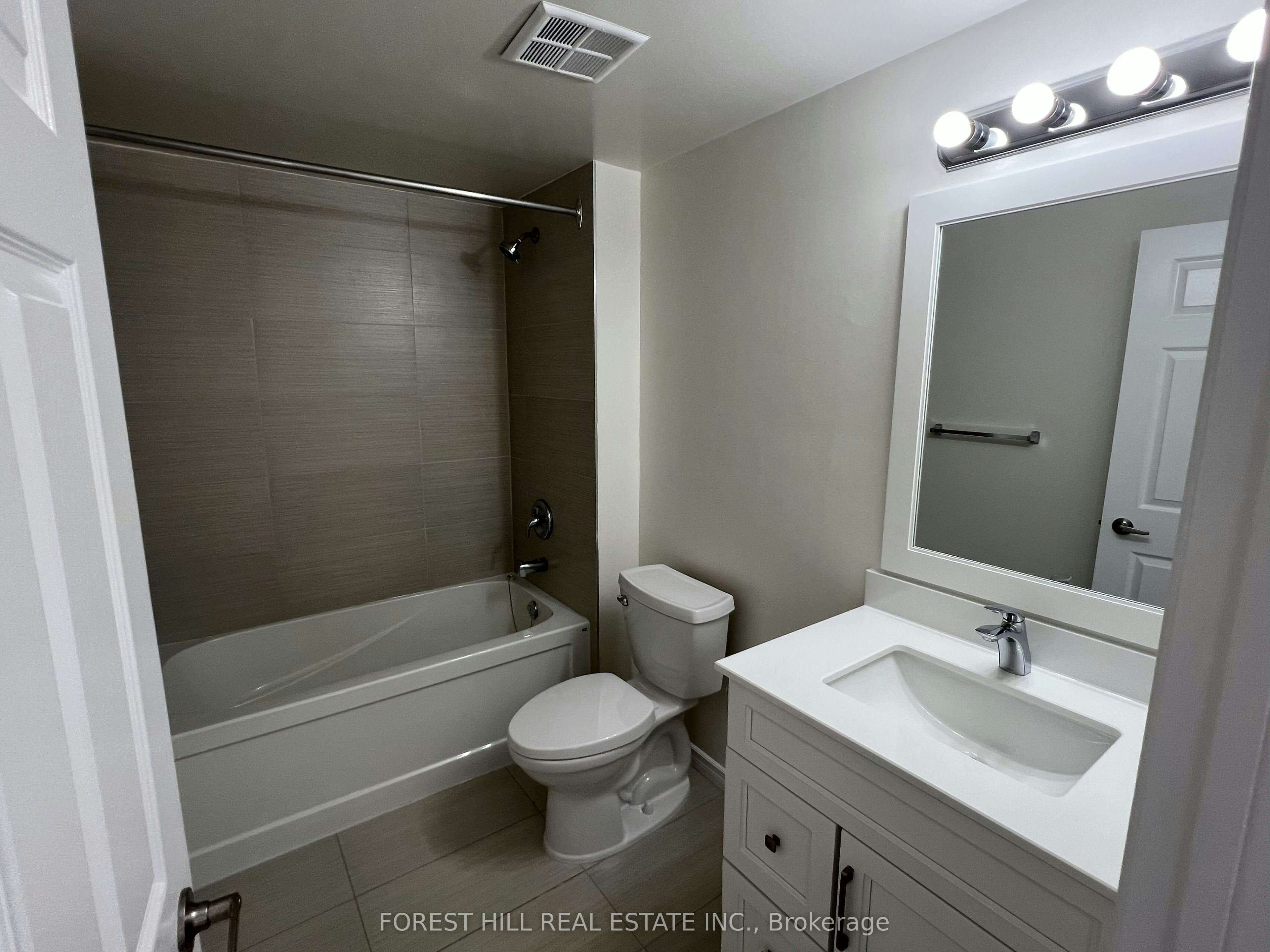 21 Lower Village Gate N/A, Toronto, ON, M5P 3L7 - 21