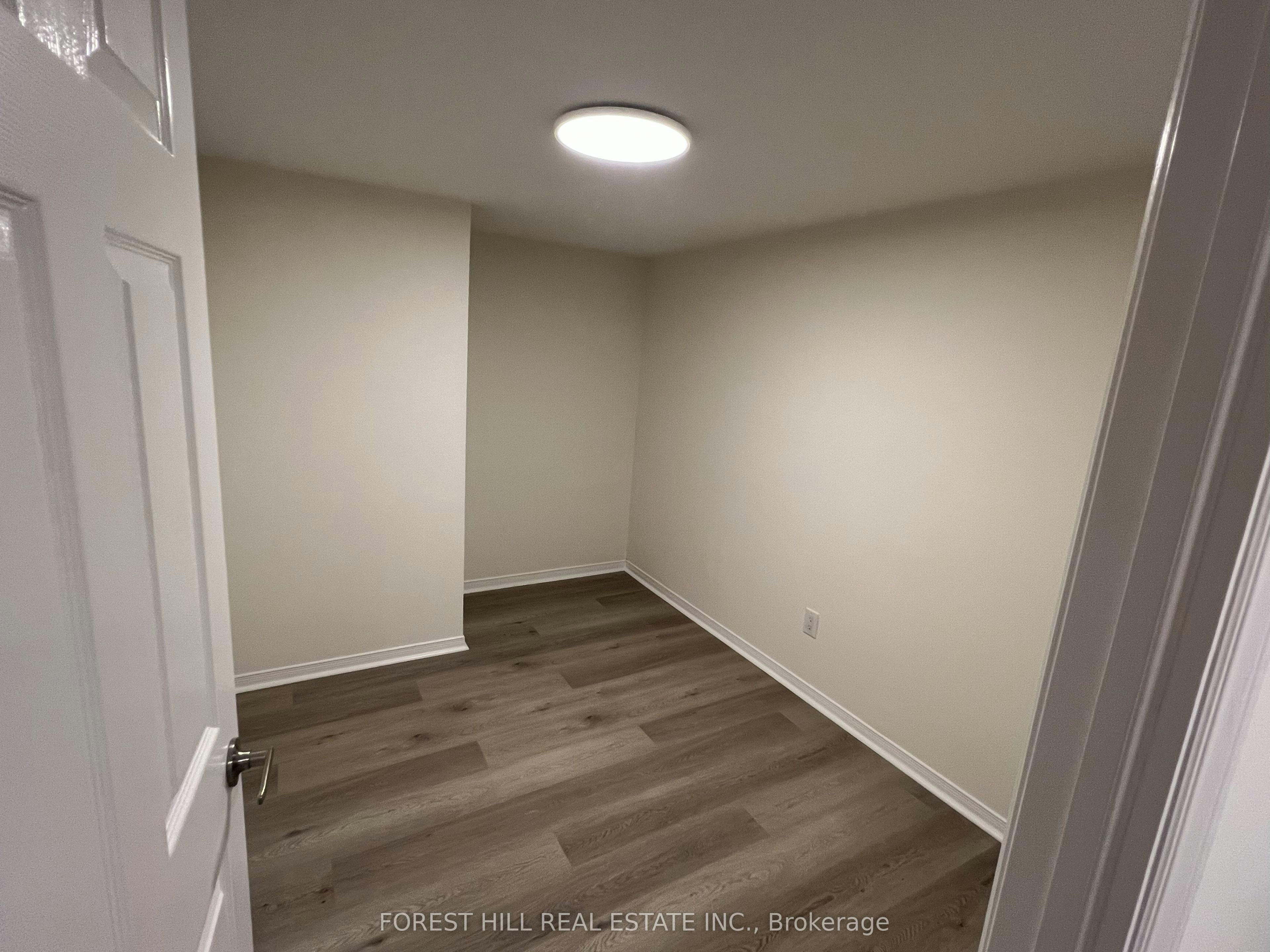 21 Lower Village Gate N/A, Toronto, ON, M5P 3L7 - 25