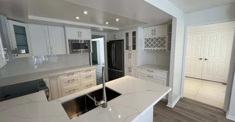 21 Lower Village Gate N/A, Toronto, ON, M5P 3L7 - 4