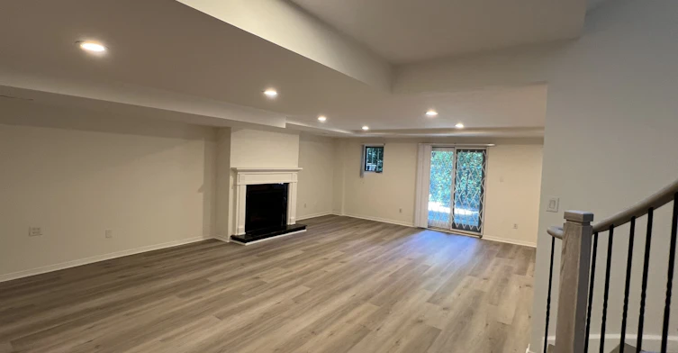 21 Lower Village Gate N/A, Toronto, ON, M5P 3L7 - 23