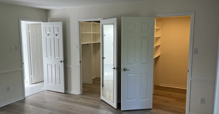 21 Lower Village Gate N/A, Toronto, ON, M5P 3L7 - 12