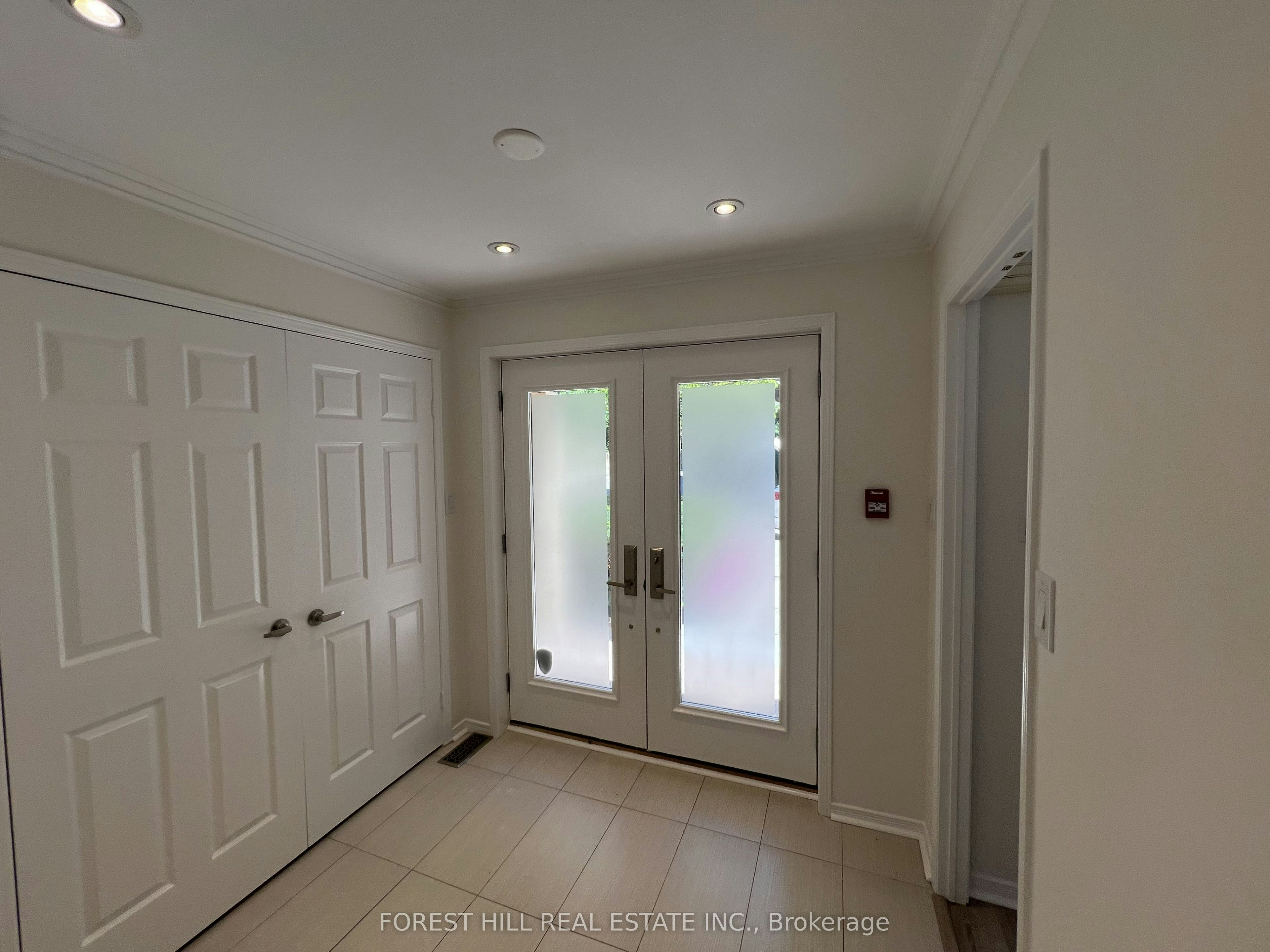 21 Lower Village Gate N/A, Toronto, ON, M5P 3L7 - 2