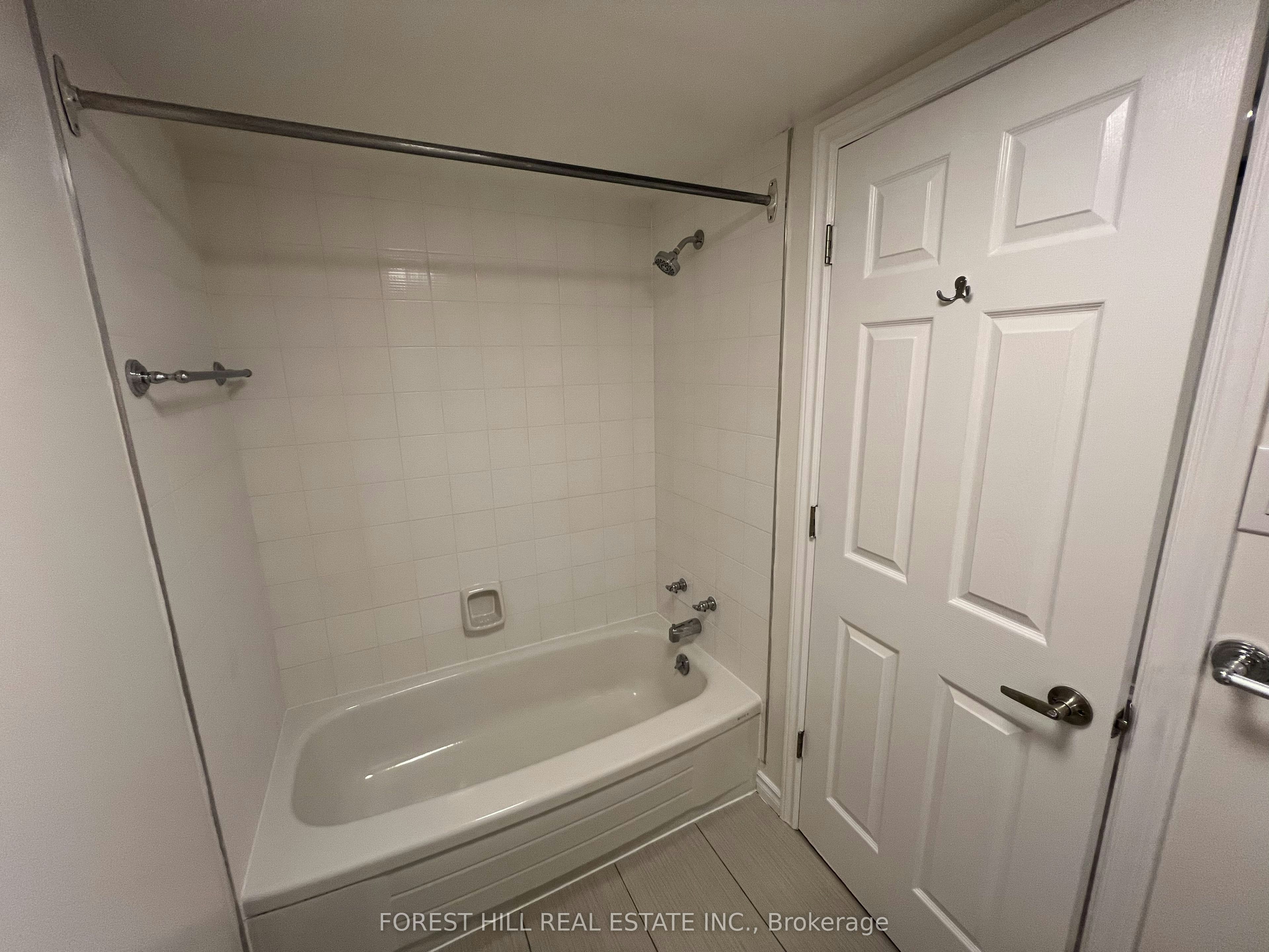 21 Lower Village Gate N/A, Toronto, ON, M5P 3L7 - 27