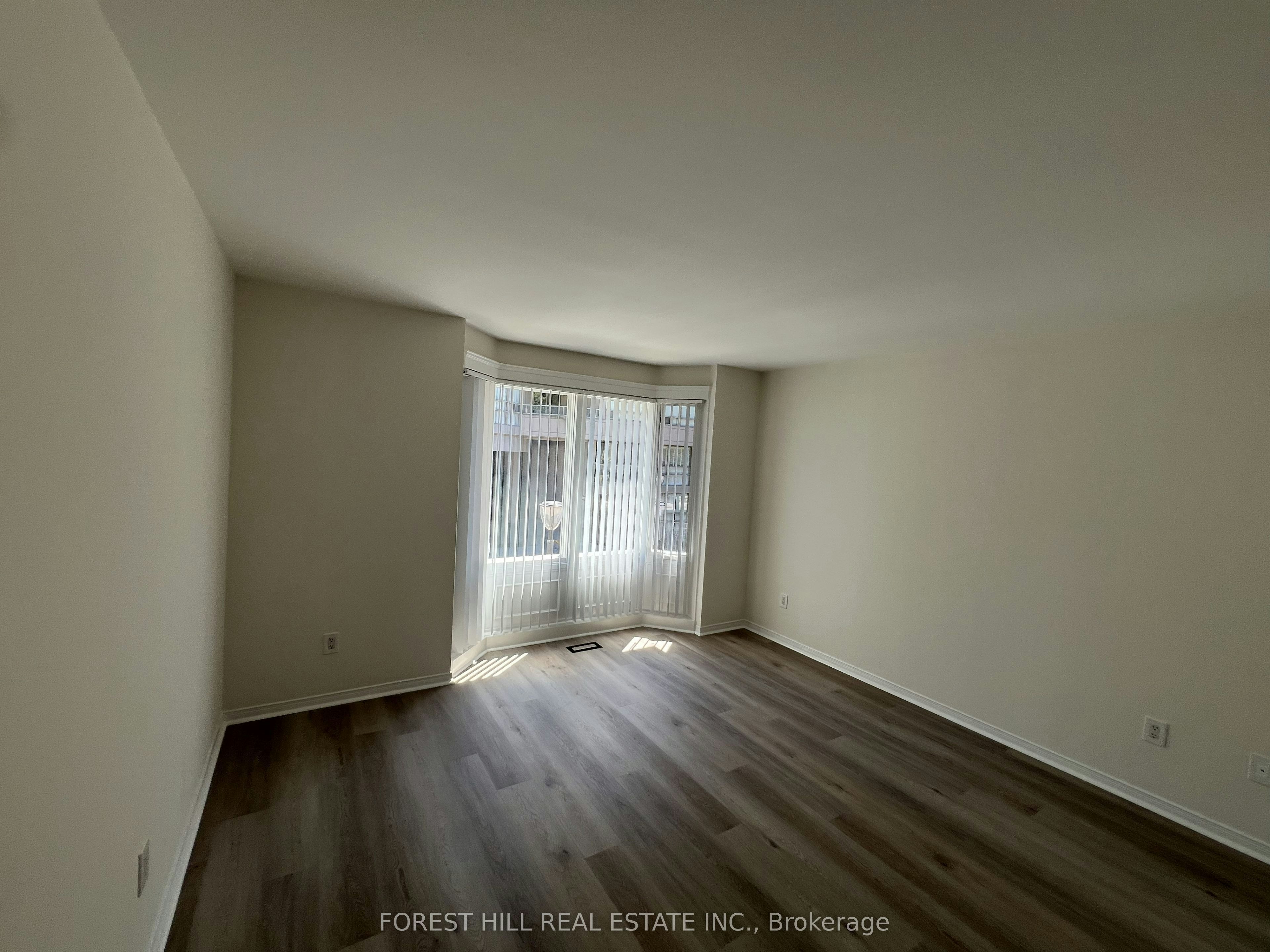 21 Lower Village Gate N/A, Toronto, ON, M5P 3L7 - 16