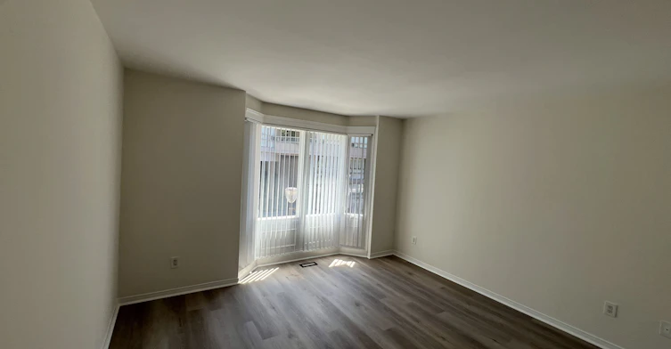 21 Lower Village Gate N/A, Toronto, ON, M5P 3L7 - 16