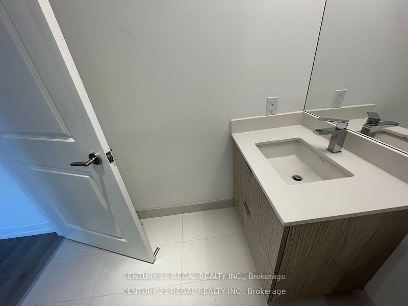 2510-395 Bloor Street, Toronto, ON, M4W 0B4 - 4