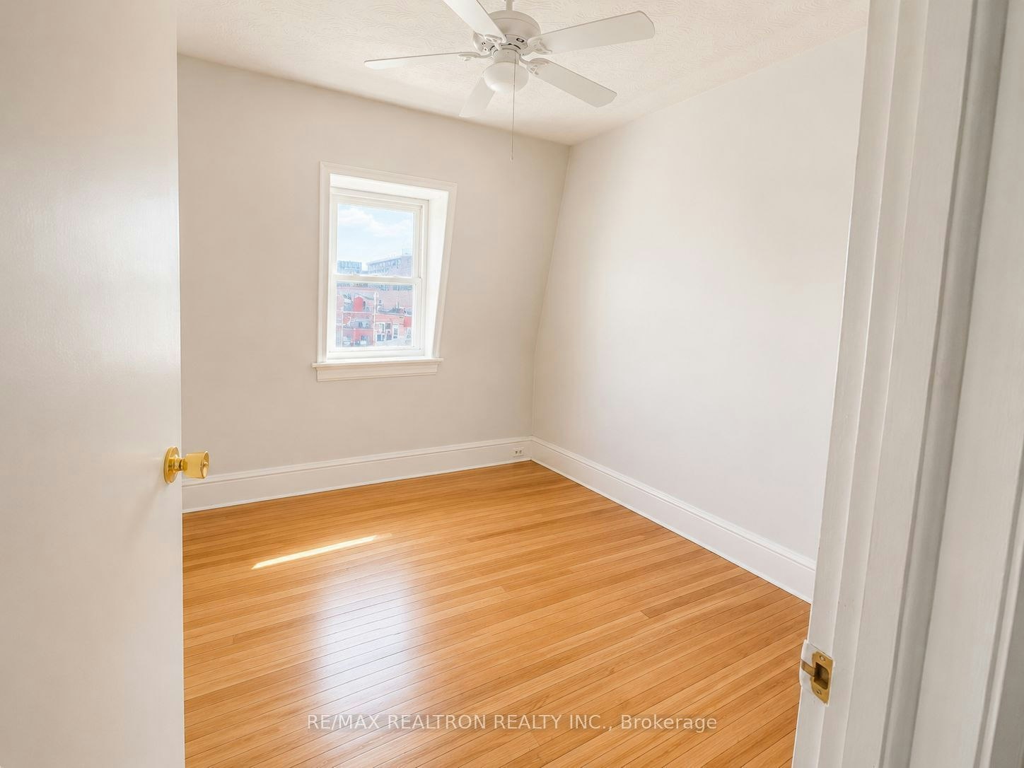 502 Queen Street E, Toronto, ON, M5A 1V2