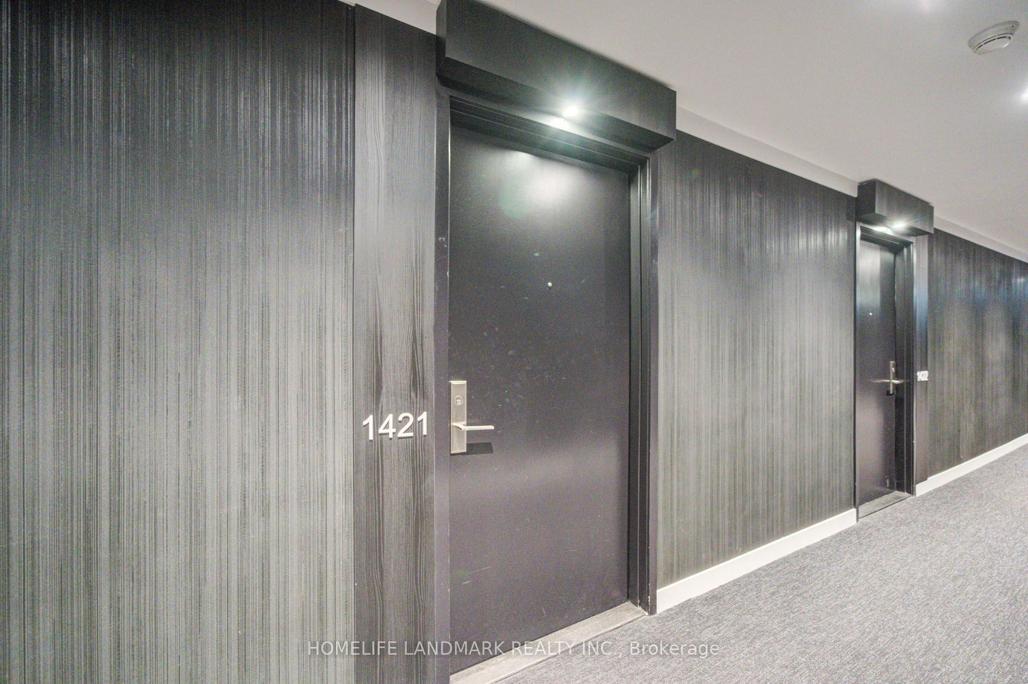 1421-20 Edward Street, Toronto, ON, M5G 0C5 - 3