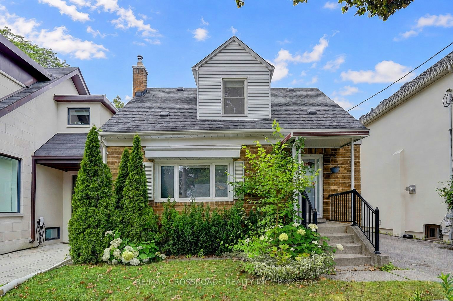 128 Leacrest Road, Toronto, ON, M4G 1E8