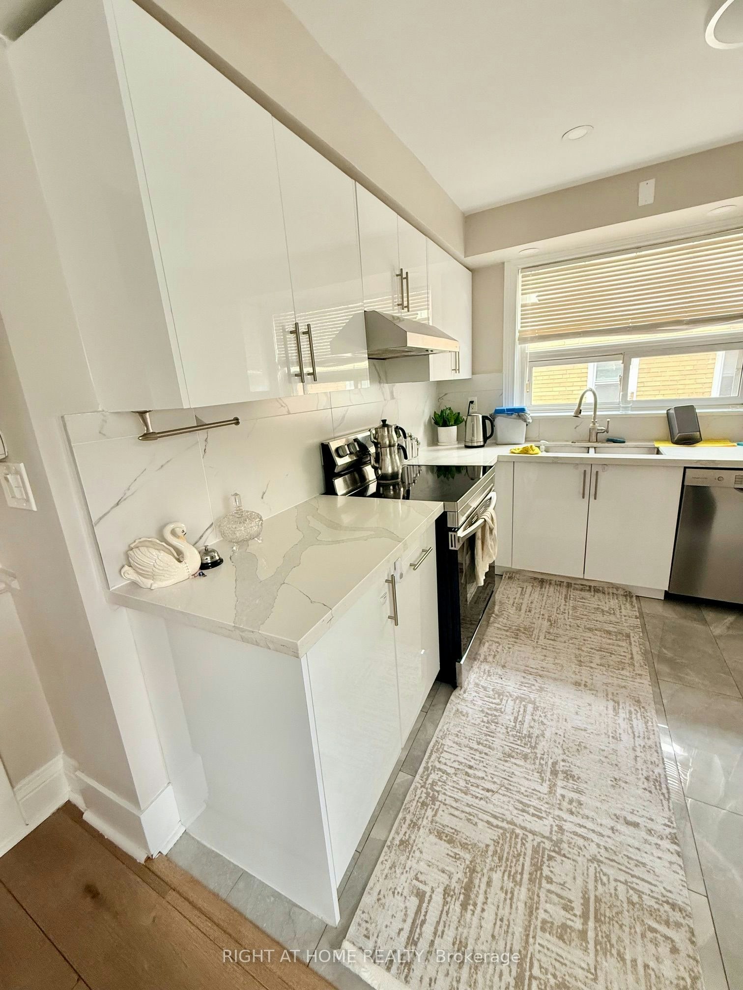 Main-53 Garthdale Court, Toronto, ON, M3H 5P7 - 12
