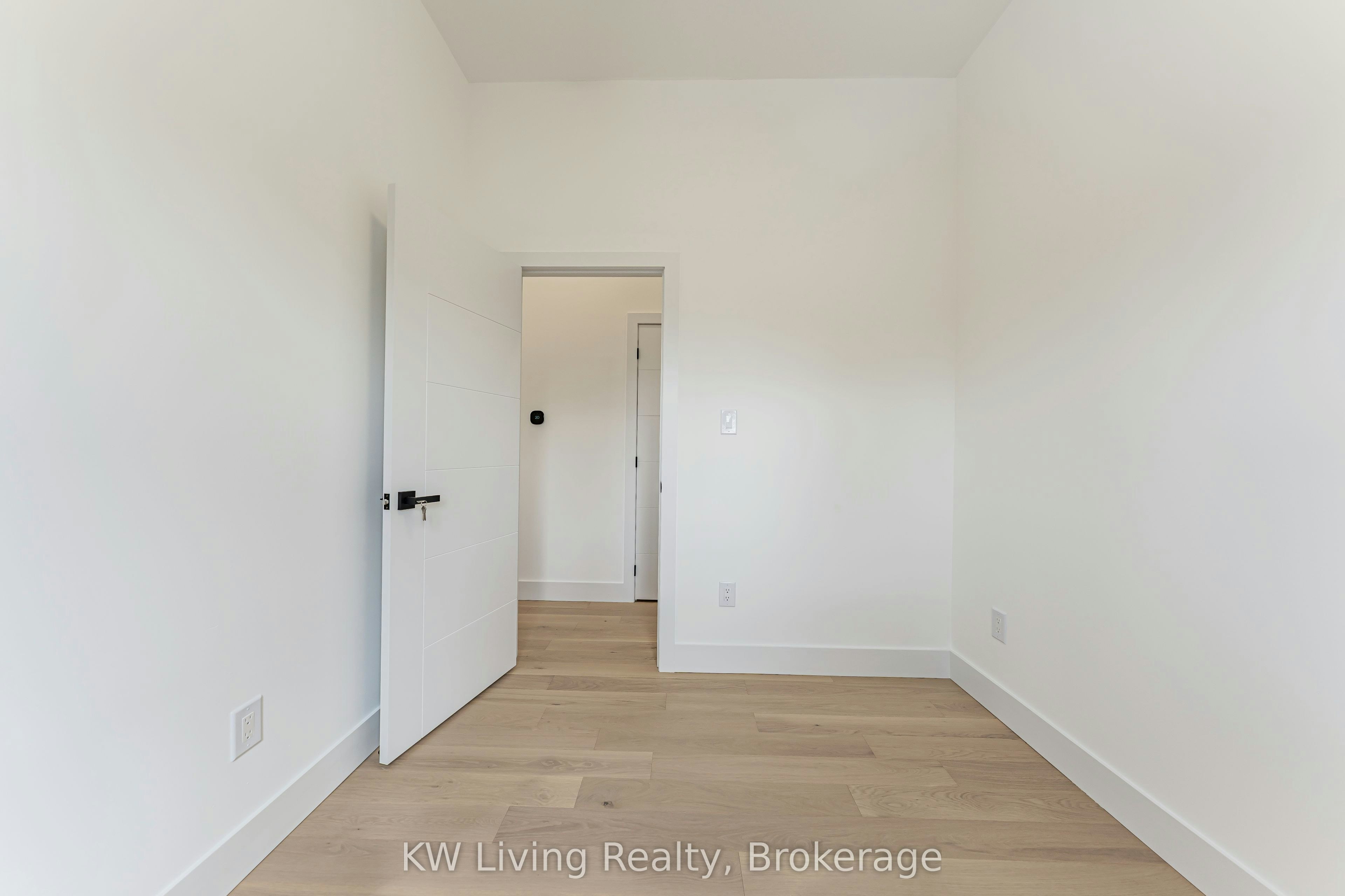 712 Eglinton Avenue E, Toronto, ON, M4G 2K7 - 27