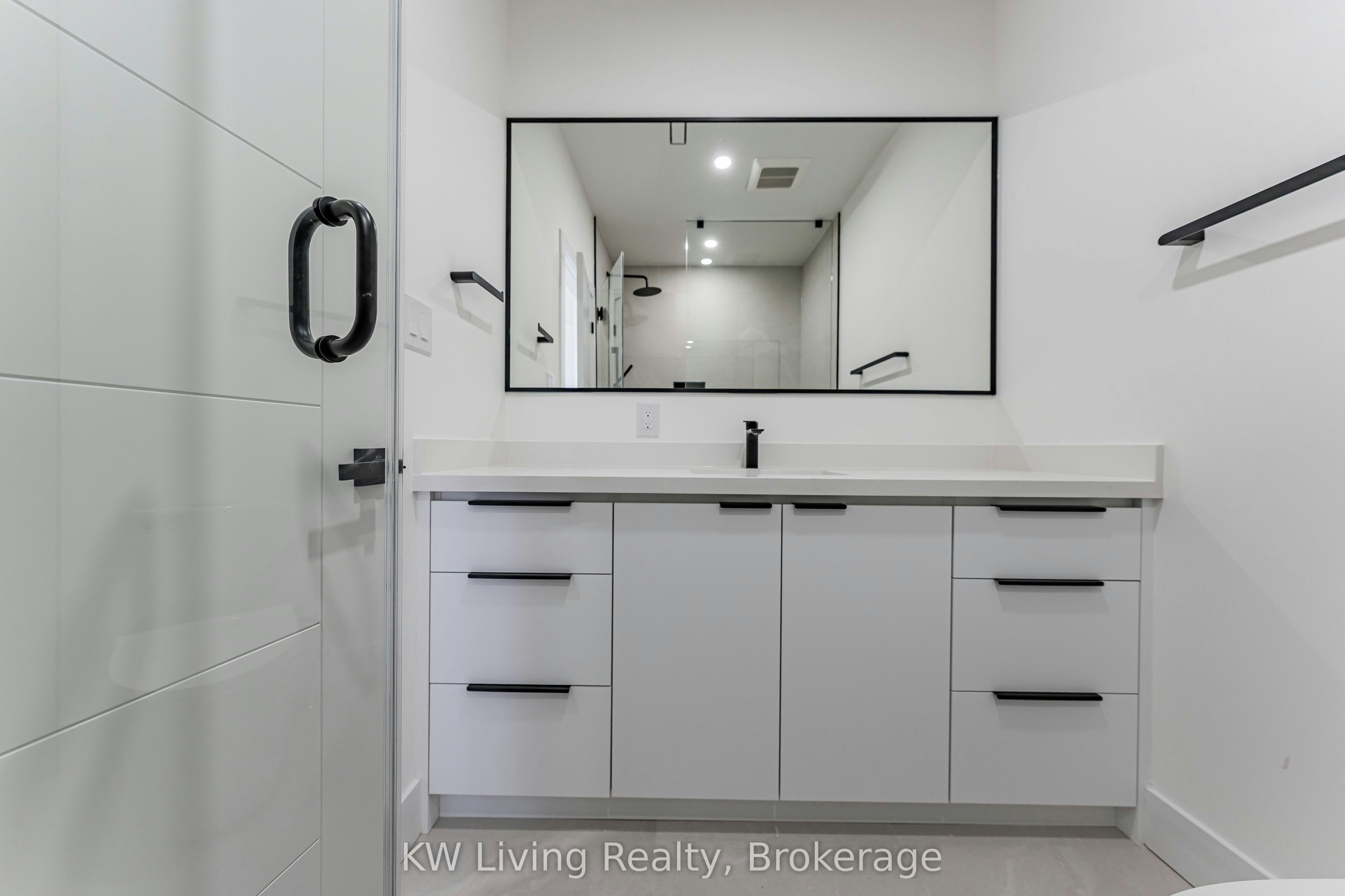 712 Eglinton Avenue E, Toronto, ON, M4G 2K7 - 16