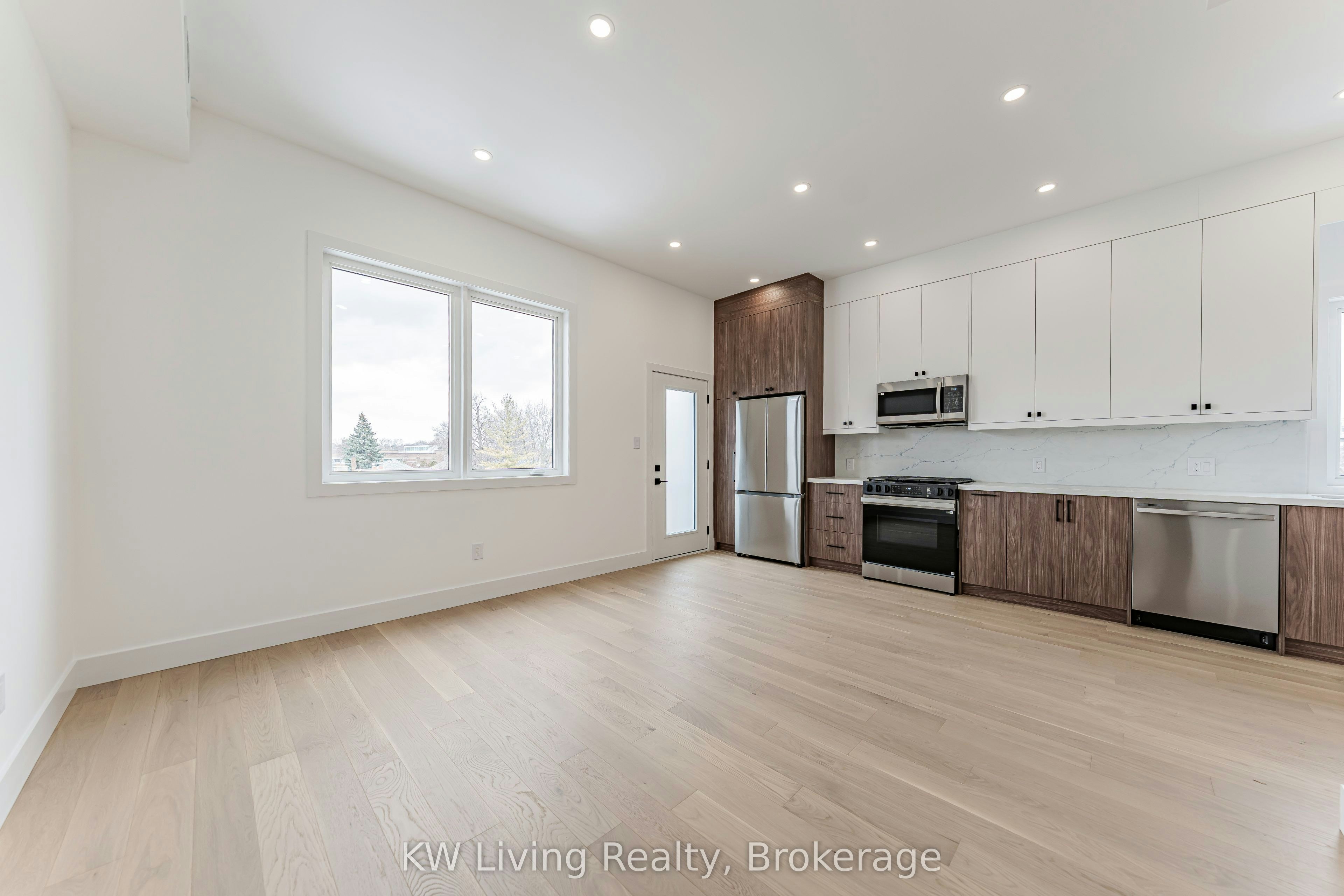 712 Eglinton Avenue E, Toronto, ON, M4G 2K7 - 41