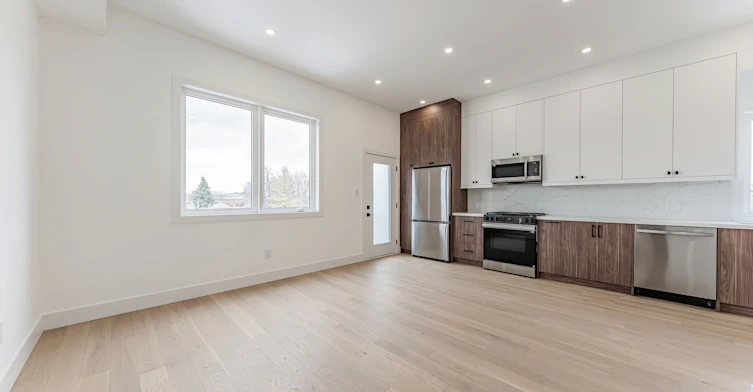 712 Eglinton Avenue E, Toronto, ON, M4G 2K7 - 41