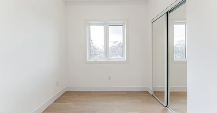 712 Eglinton Avenue E, Toronto, ON, M4G 2K7 - 24