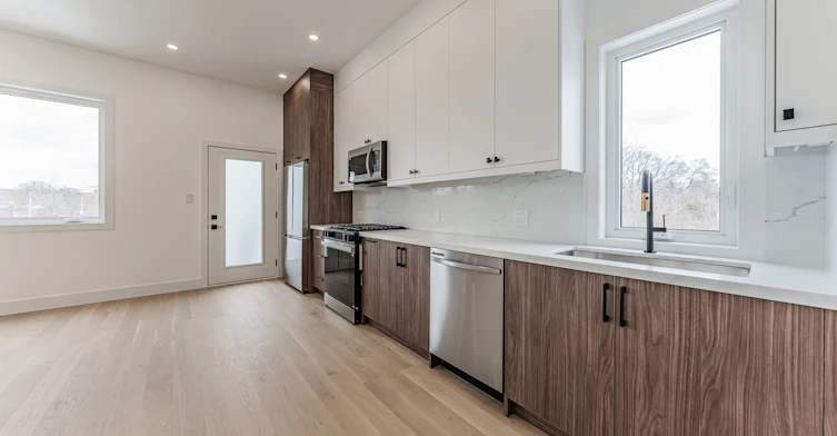 712 Eglinton Avenue E, Toronto, ON, M4G 2K7 - 38