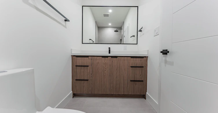 712 Eglinton Avenue E, Toronto, ON, M4G 2K7 - 37