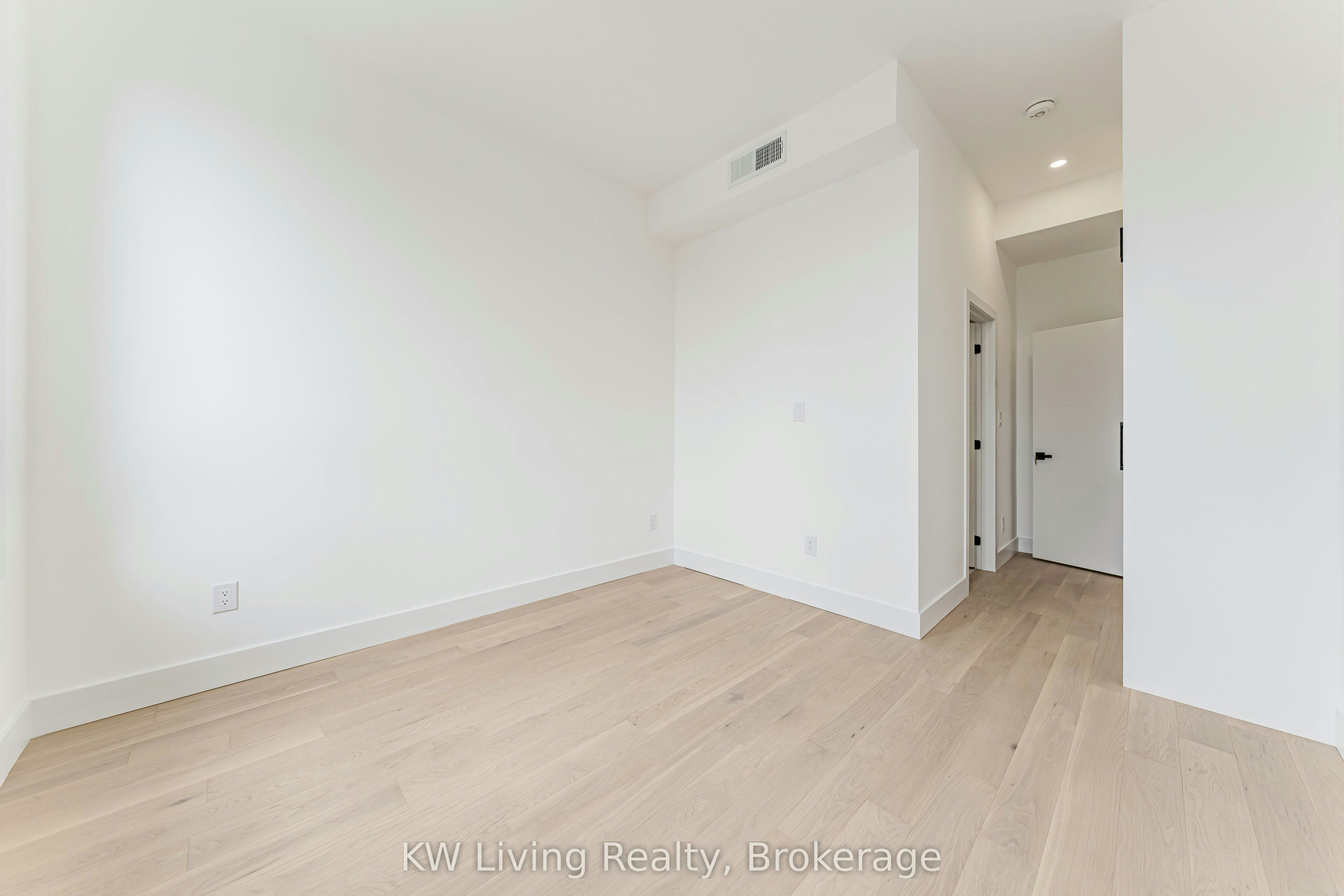 712 Eglinton Avenue E, Toronto, ON, M4G 2K7 - 21