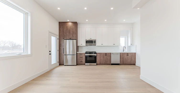 712 Eglinton Avenue E, Toronto, ON, M4G 2K7 - 42
