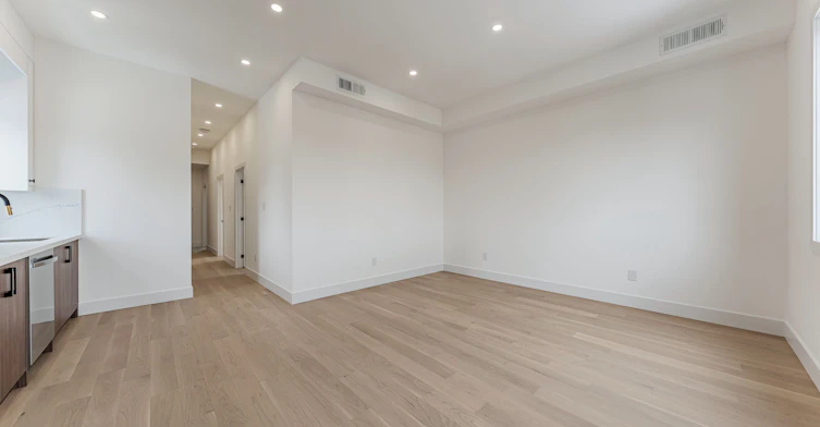712 Eglinton Avenue E, Toronto, ON, M4G 2K7 - 10