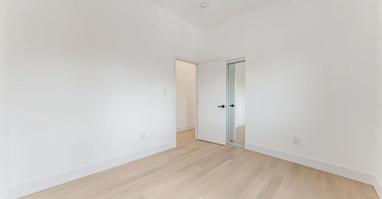712 Eglinton Avenue E, Toronto, ON, M4G 2K7 - 32