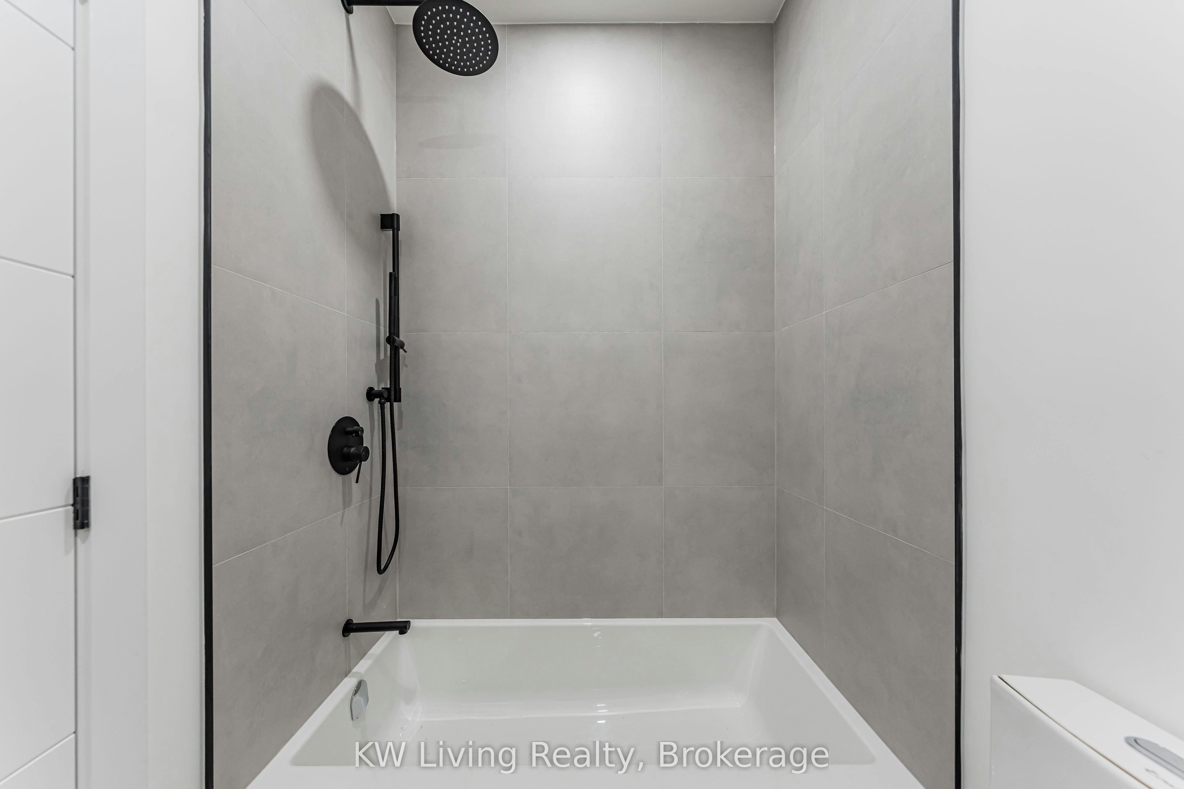 712 Eglinton Avenue E, Toronto, ON, M4G 2K7 - 35