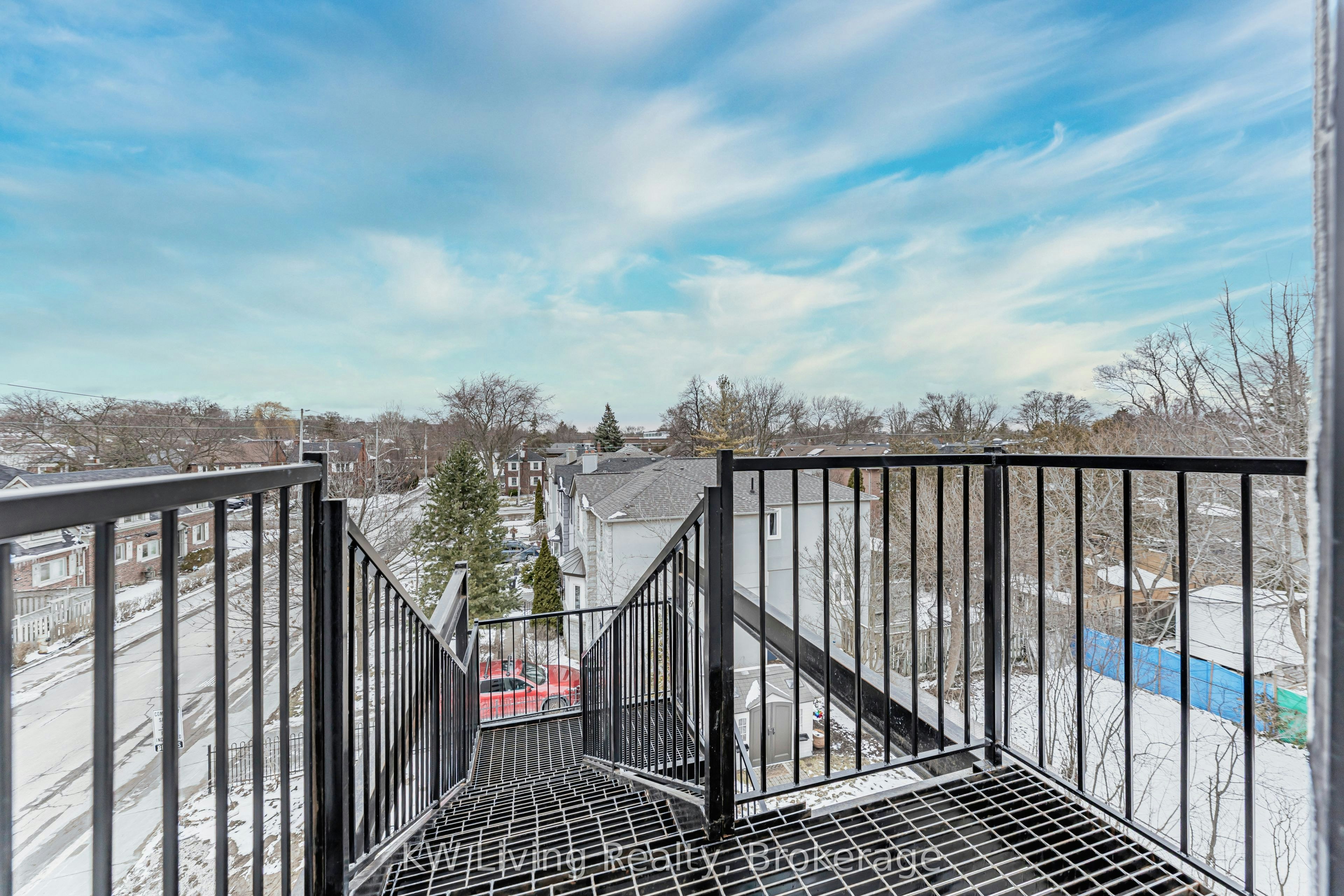 712 Eglinton Avenue E, Toronto, ON, M4G 2K7 - 45