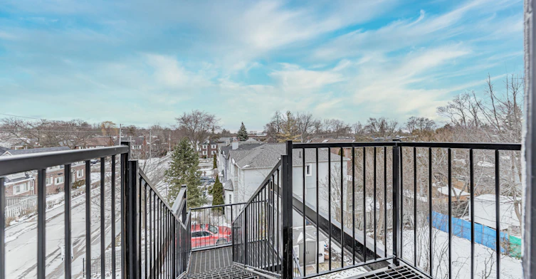 712 Eglinton Avenue E, Toronto, ON, M4G 2K7 - 45
