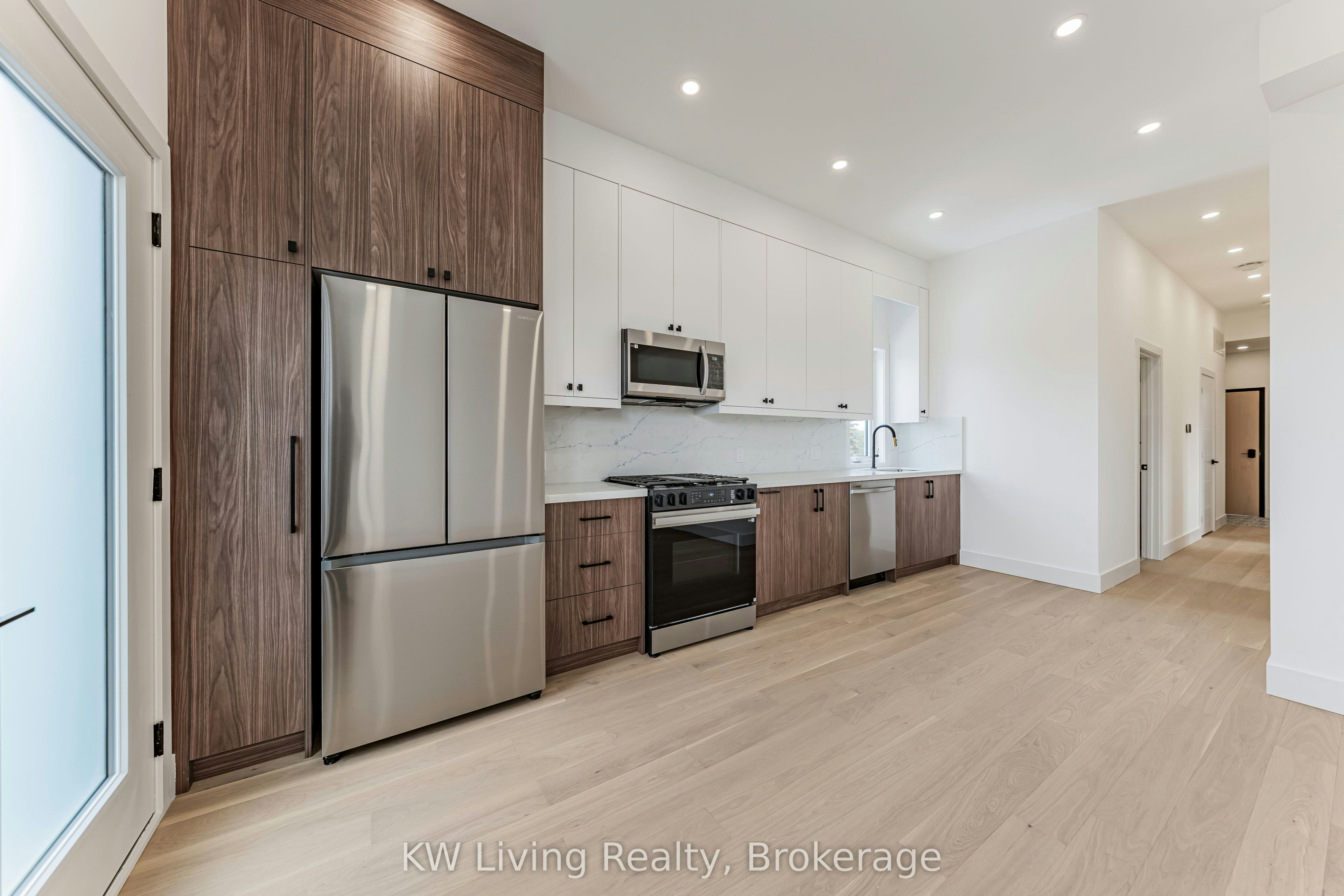 712 Eglinton Avenue E, Toronto, ON, M4G 2K7 - 9