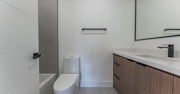 712 Eglinton Avenue E, Toronto, ON, M4G 2K7 - 34