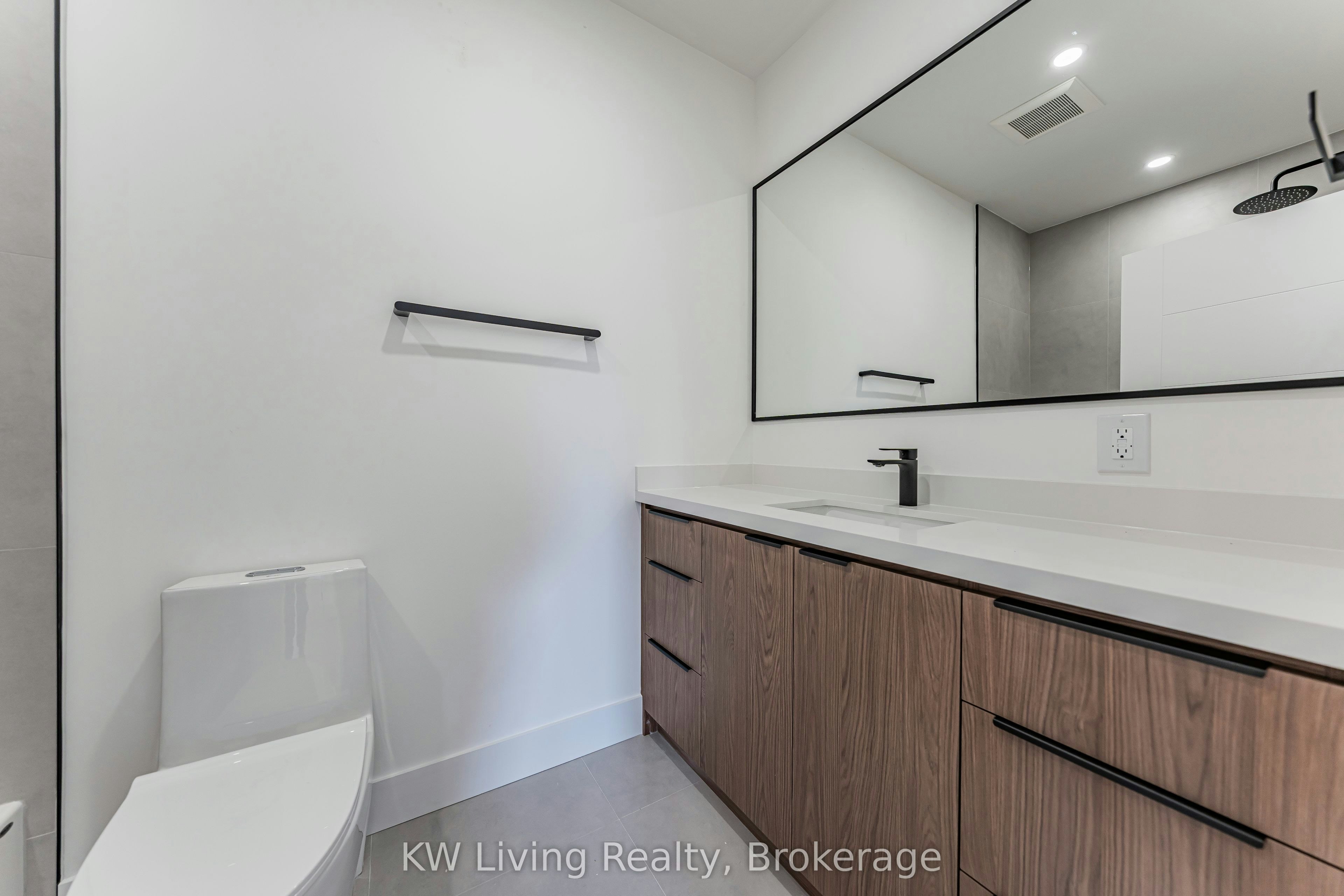 712 Eglinton Avenue E, Toronto, ON, M4G 2K7 - 33