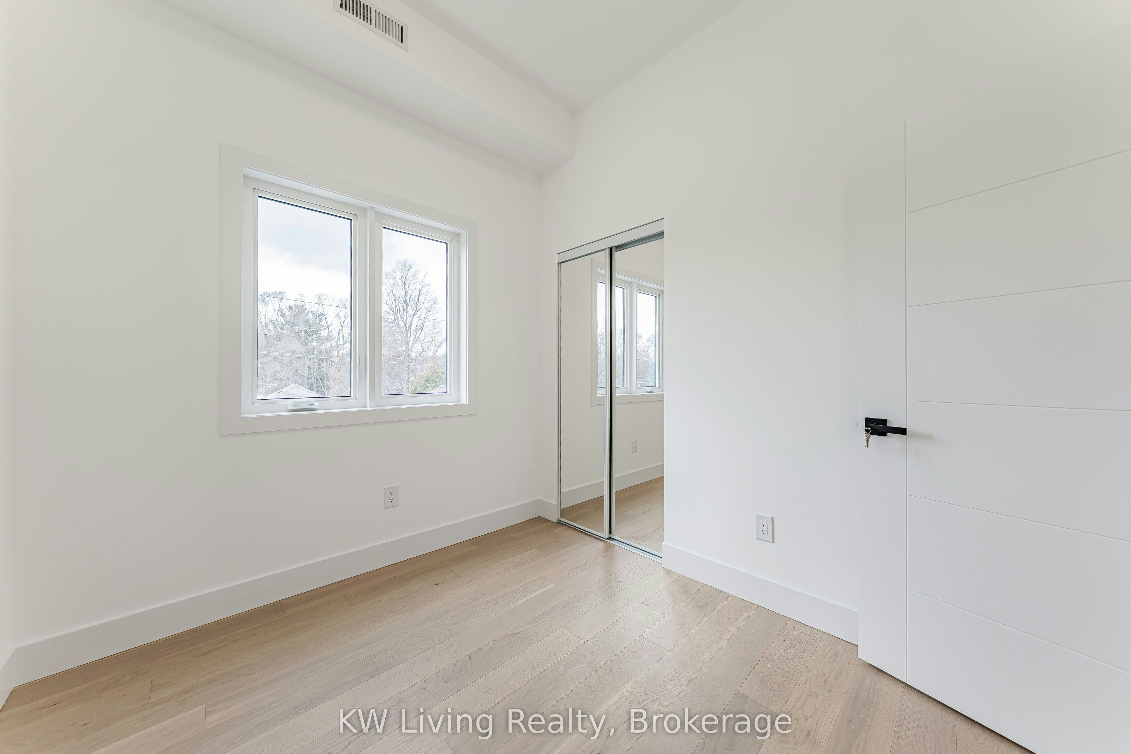 712 Eglinton Avenue E, Toronto, ON, M4G 2K7 - 25