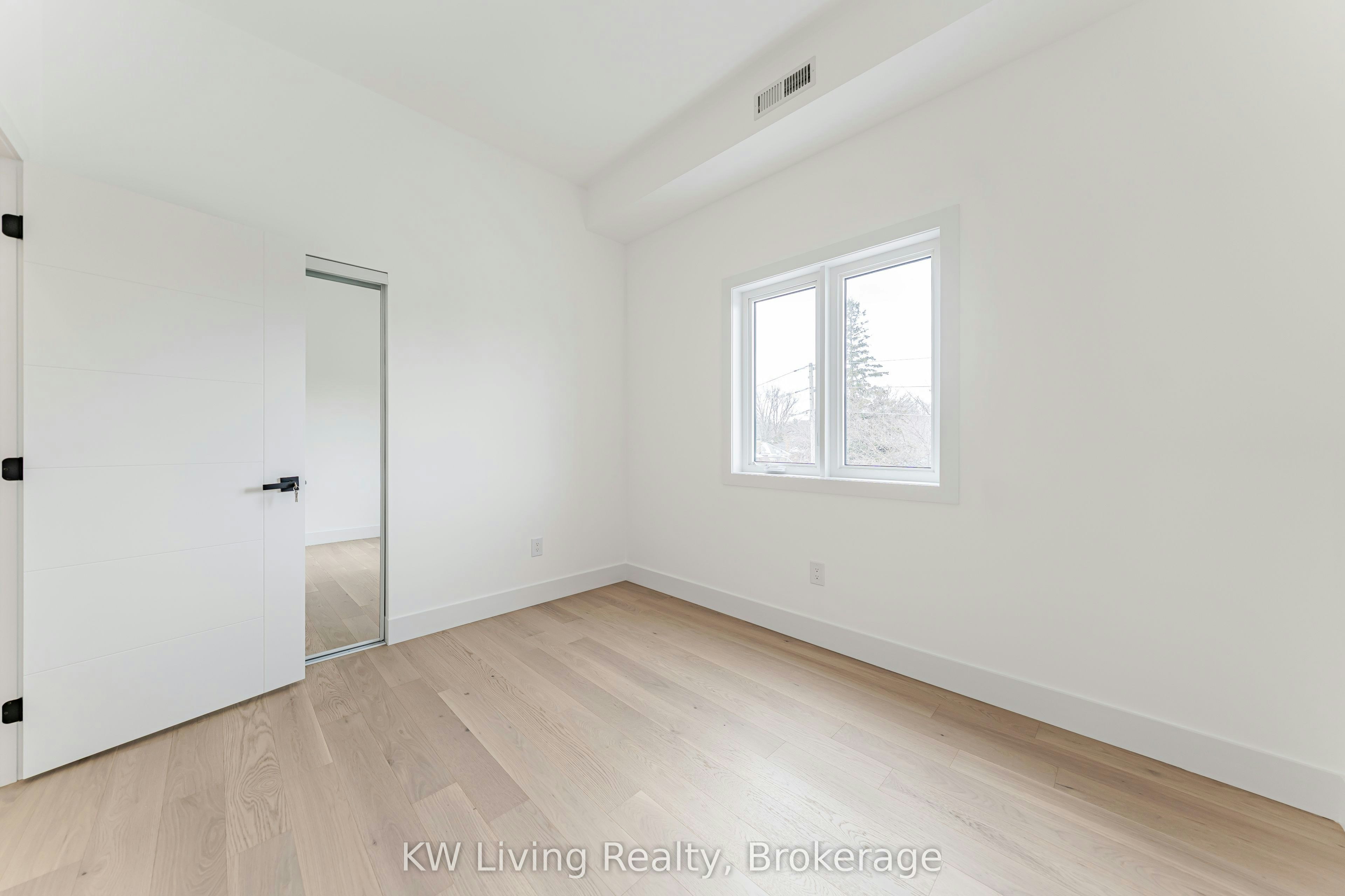 712 Eglinton Avenue E, Toronto, ON, M4G 2K7 - 31