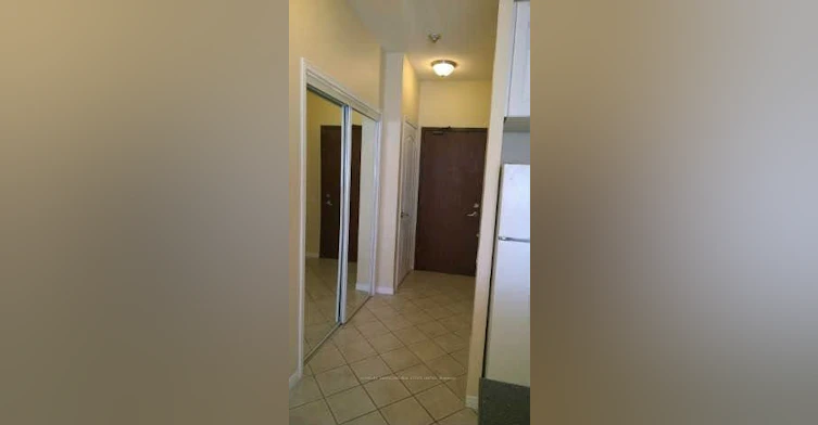 301-555 Yonge Street, Toronto, ON, M4Y 3A6