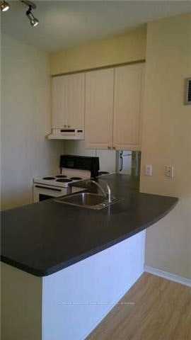 301-555 Yonge Street, Toronto, ON, M4Y 3A6 - 2