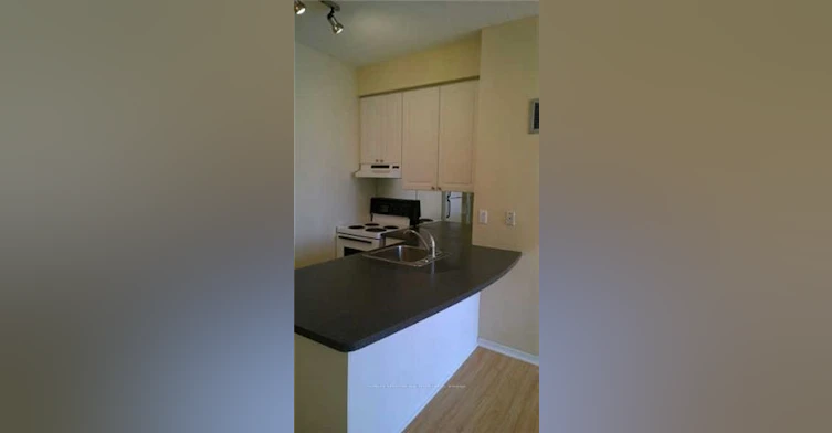 301-555 Yonge Street, Toronto, ON, M4Y 3A6 - 2