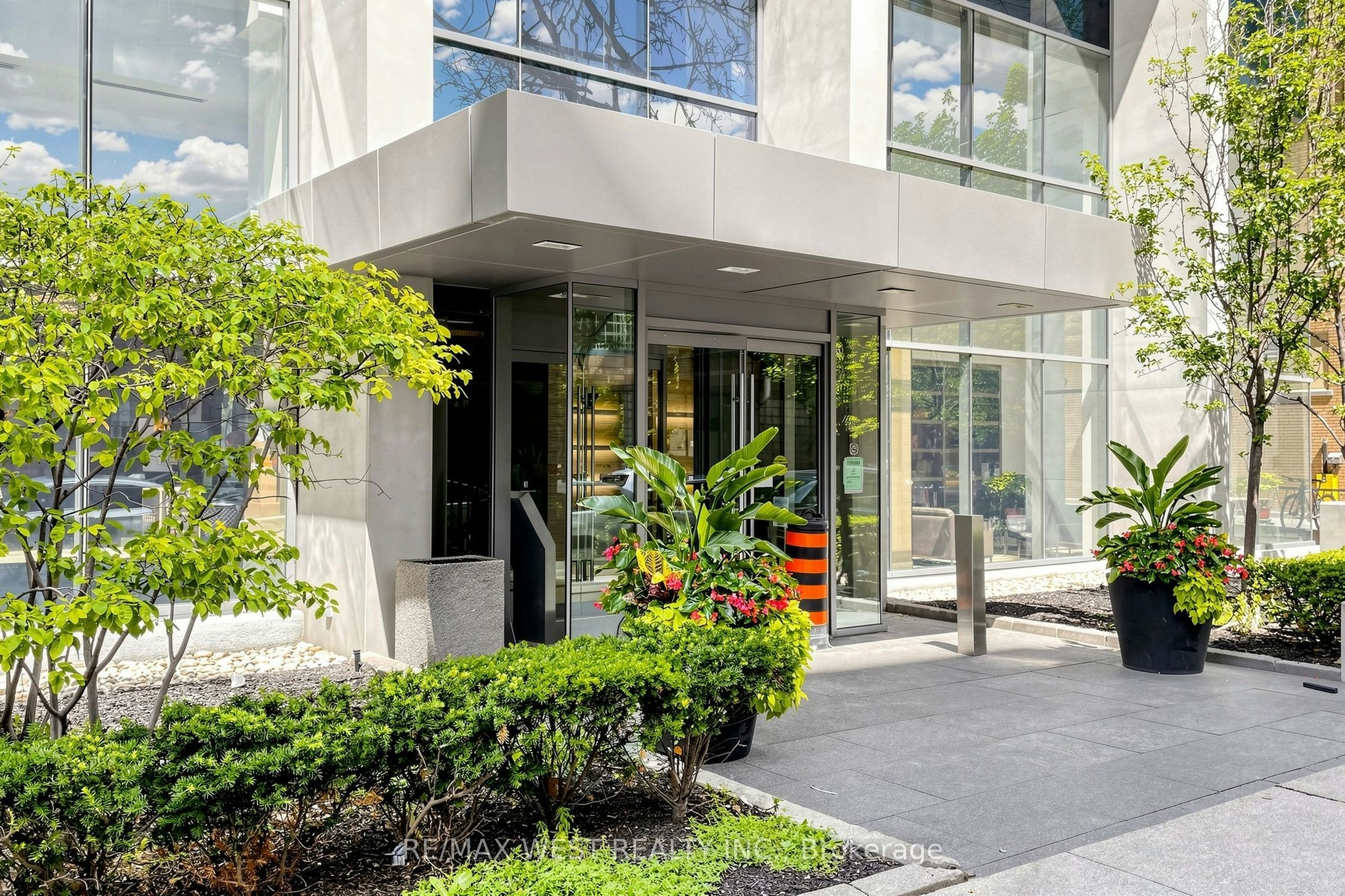 1203-38 Grenville Street, Toronto, ON, M4Y 1A9 - 2