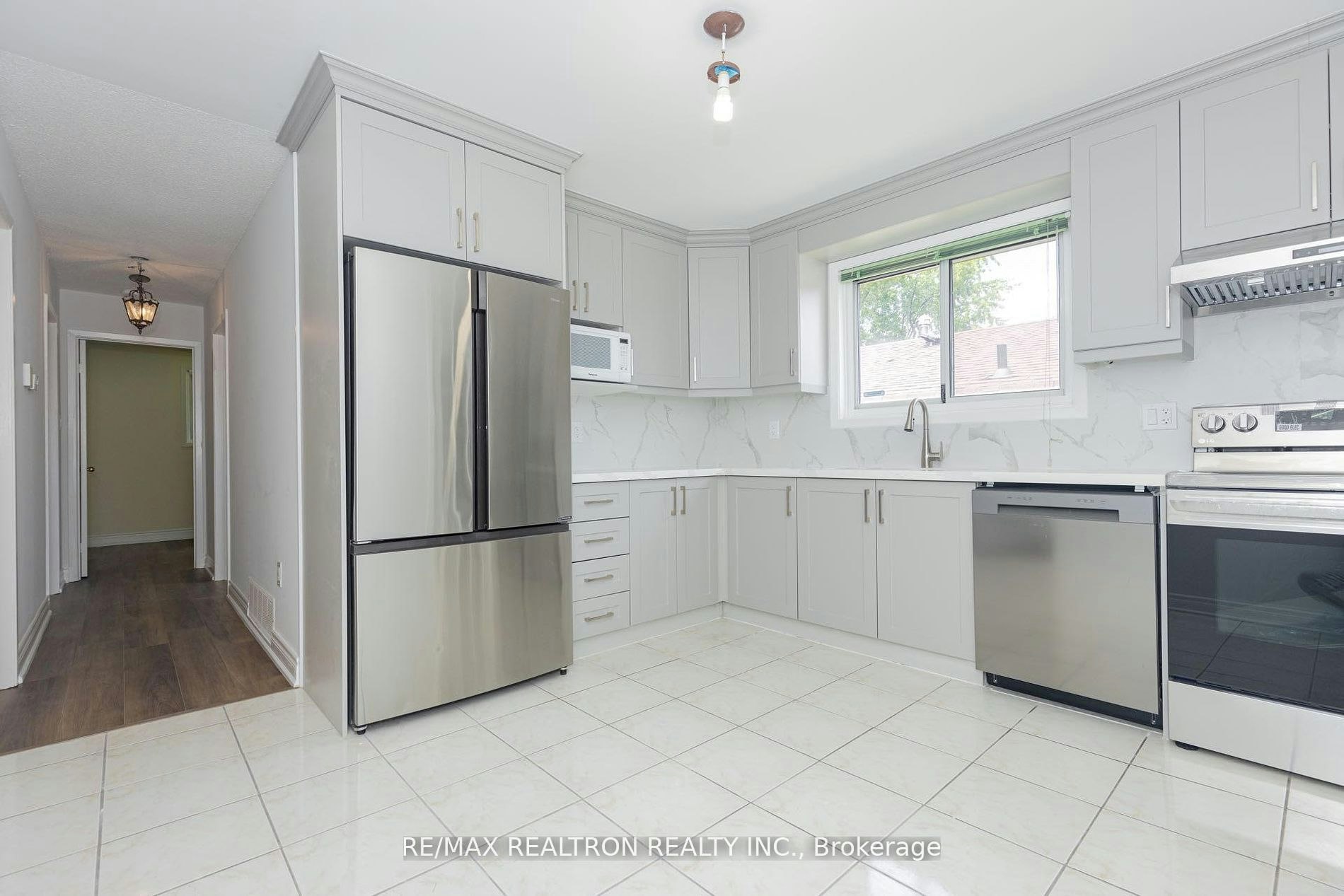 Main-129 Sexton Crescent, Toronto, ON, M2H 2L7 - 3