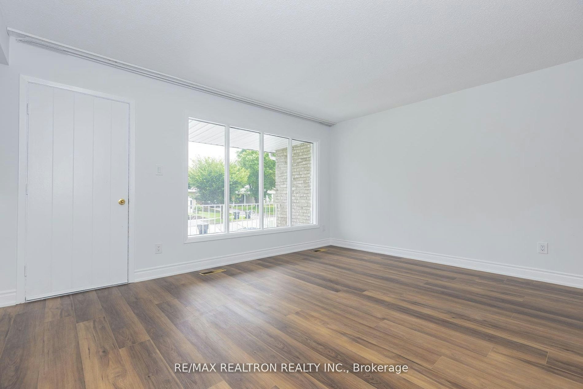 Main-129 Sexton Crescent, Toronto, ON, M2H 2L7 - 6