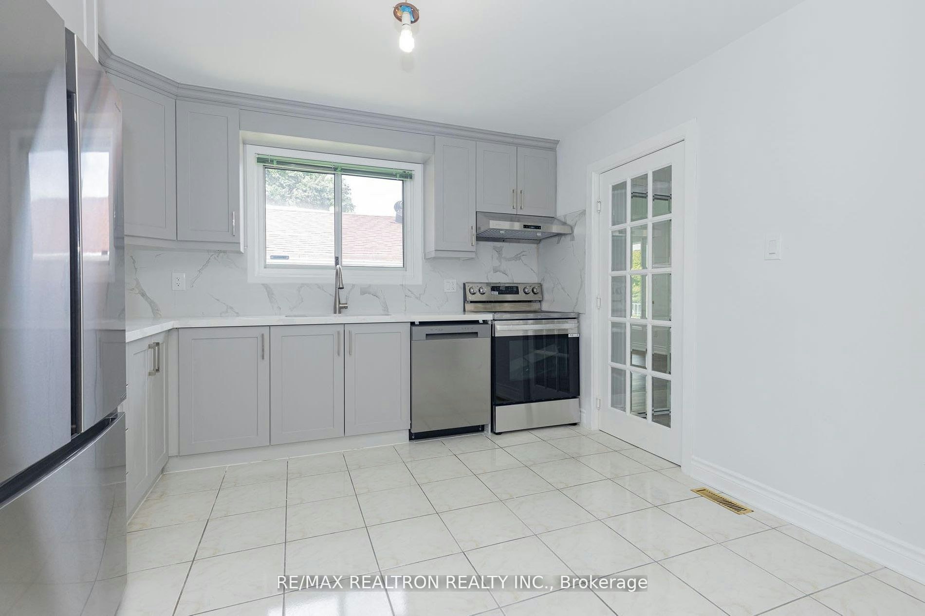Main-129 Sexton Crescent, Toronto, ON, M2H 2L7 - 4