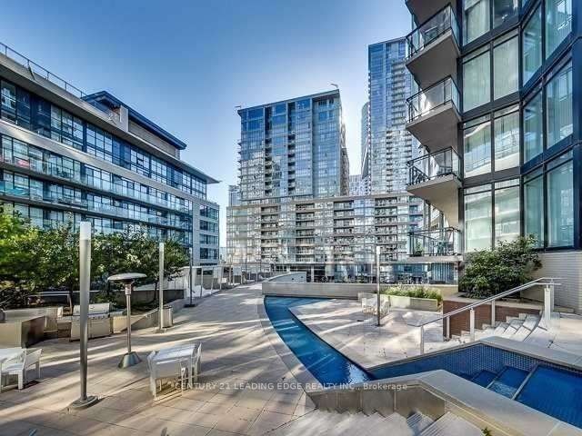 1811-25 Capreol Court, Toronto, ON, M5V 3Z7 - 3