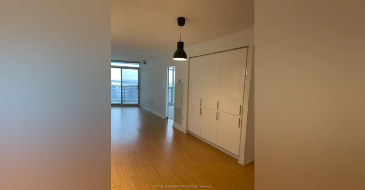 1811-25 Capreol Court, Toronto, ON, M5V 3Z7 - 13