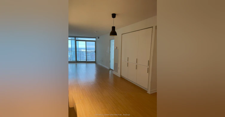1811-25 Capreol Court, Toronto, ON, M5V 3Z7 - 17
