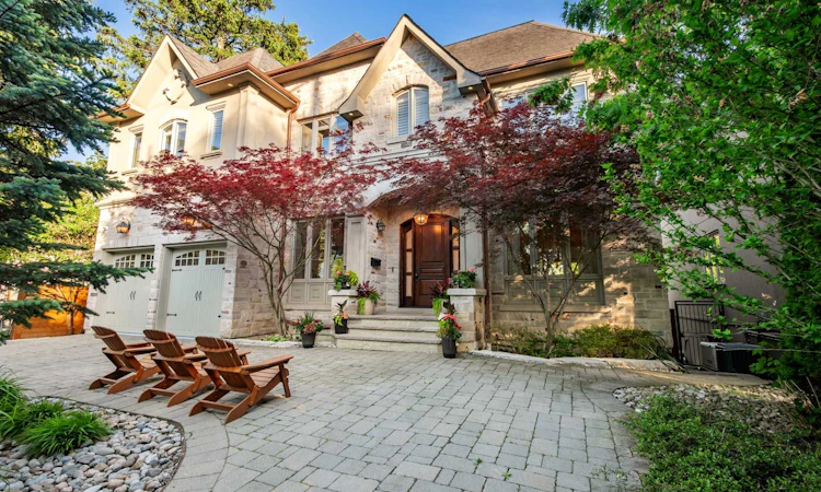 35 Wentworth Avenue