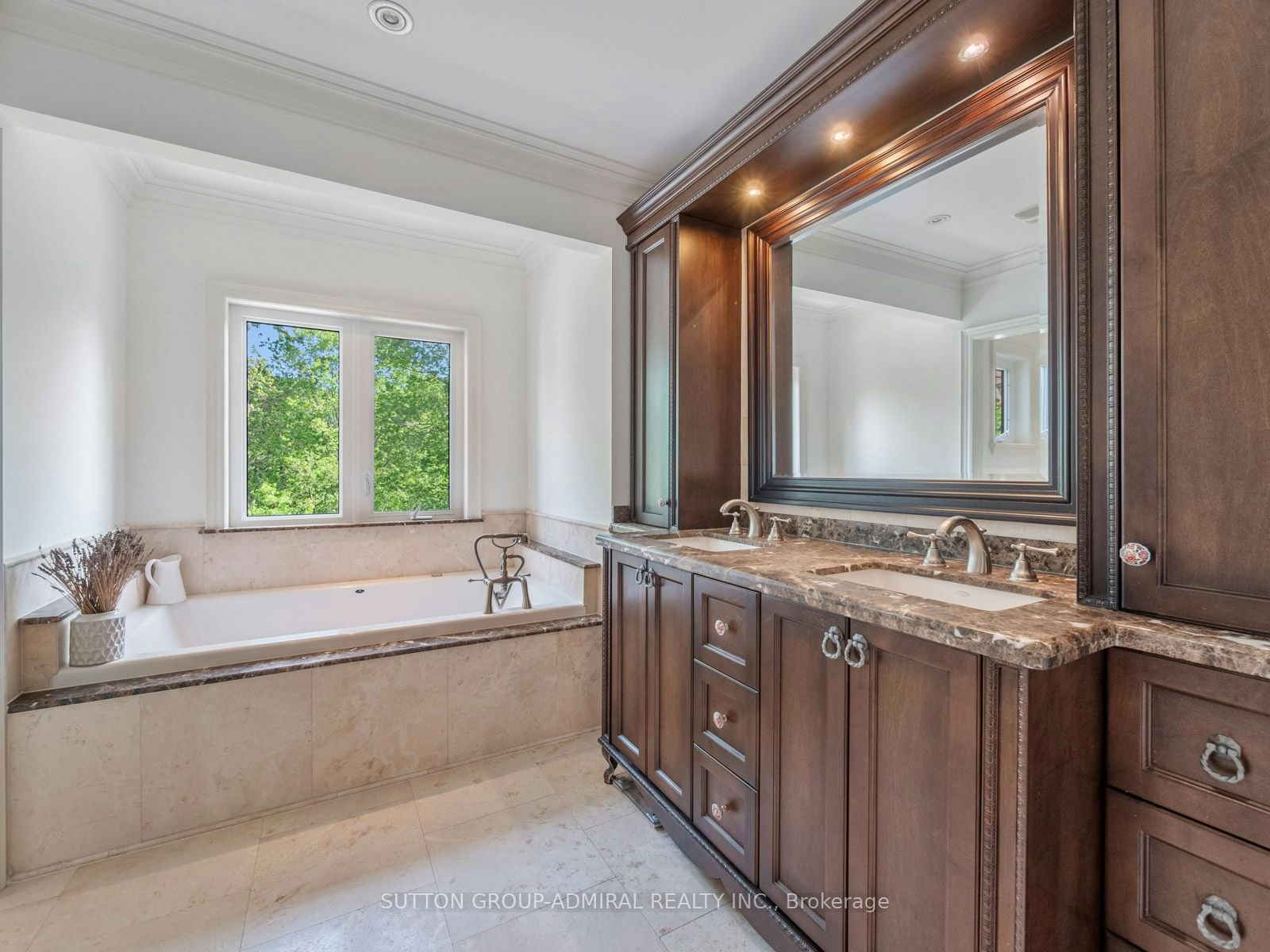35 Wentworth Avenue, Toronto, ON, M2N 1T5 - 13