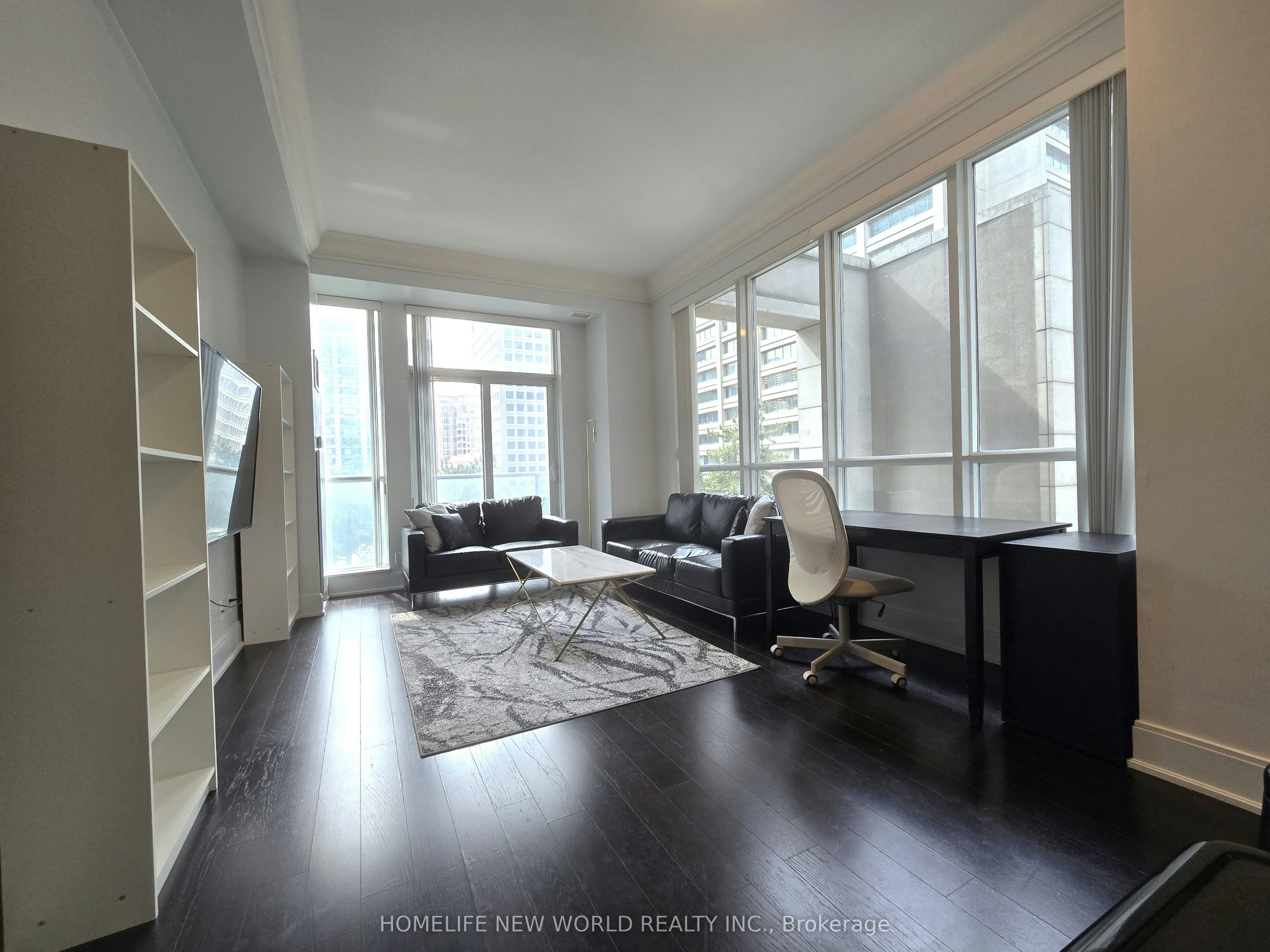 605-21 Balmuto Street, Toronto, ON, M4Y 1W4