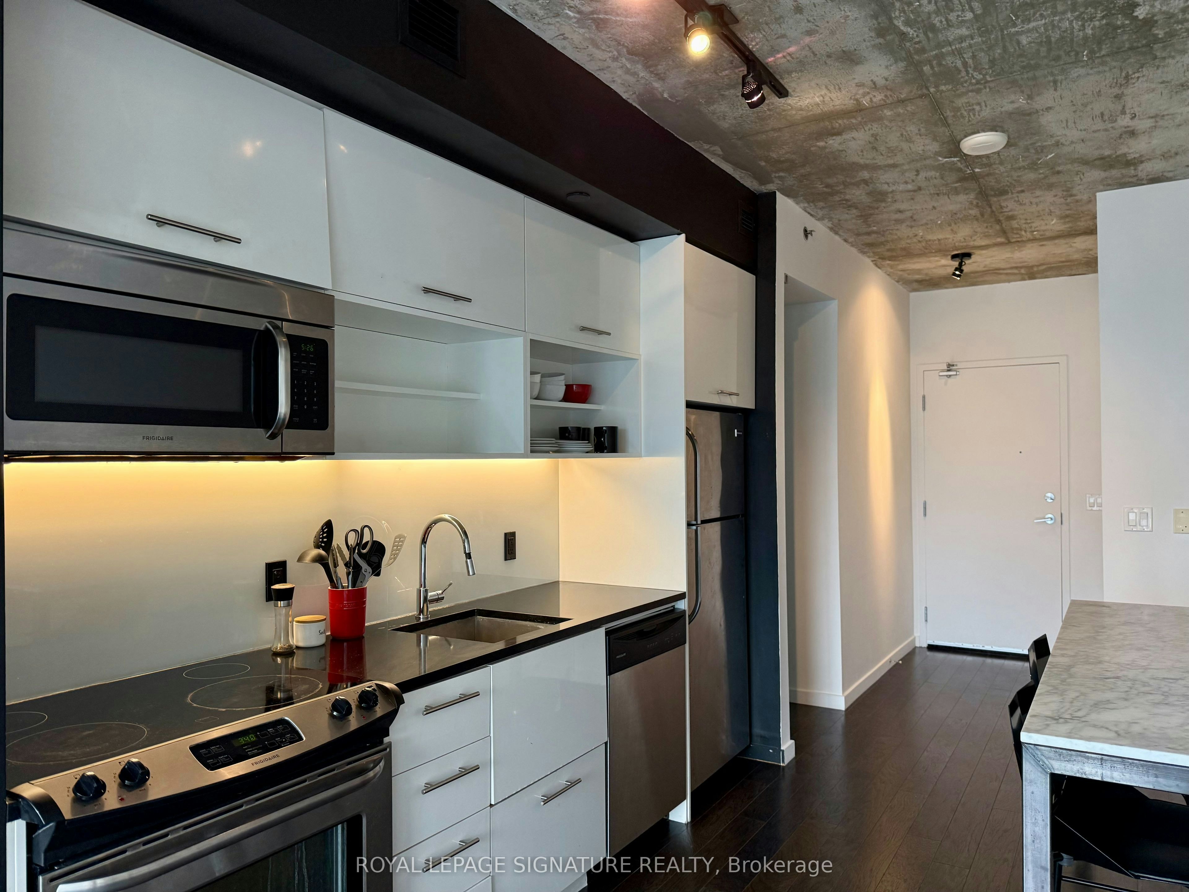 1402-51 Trolley Crescent, Toronto, ON, M5A 0E9 - 6