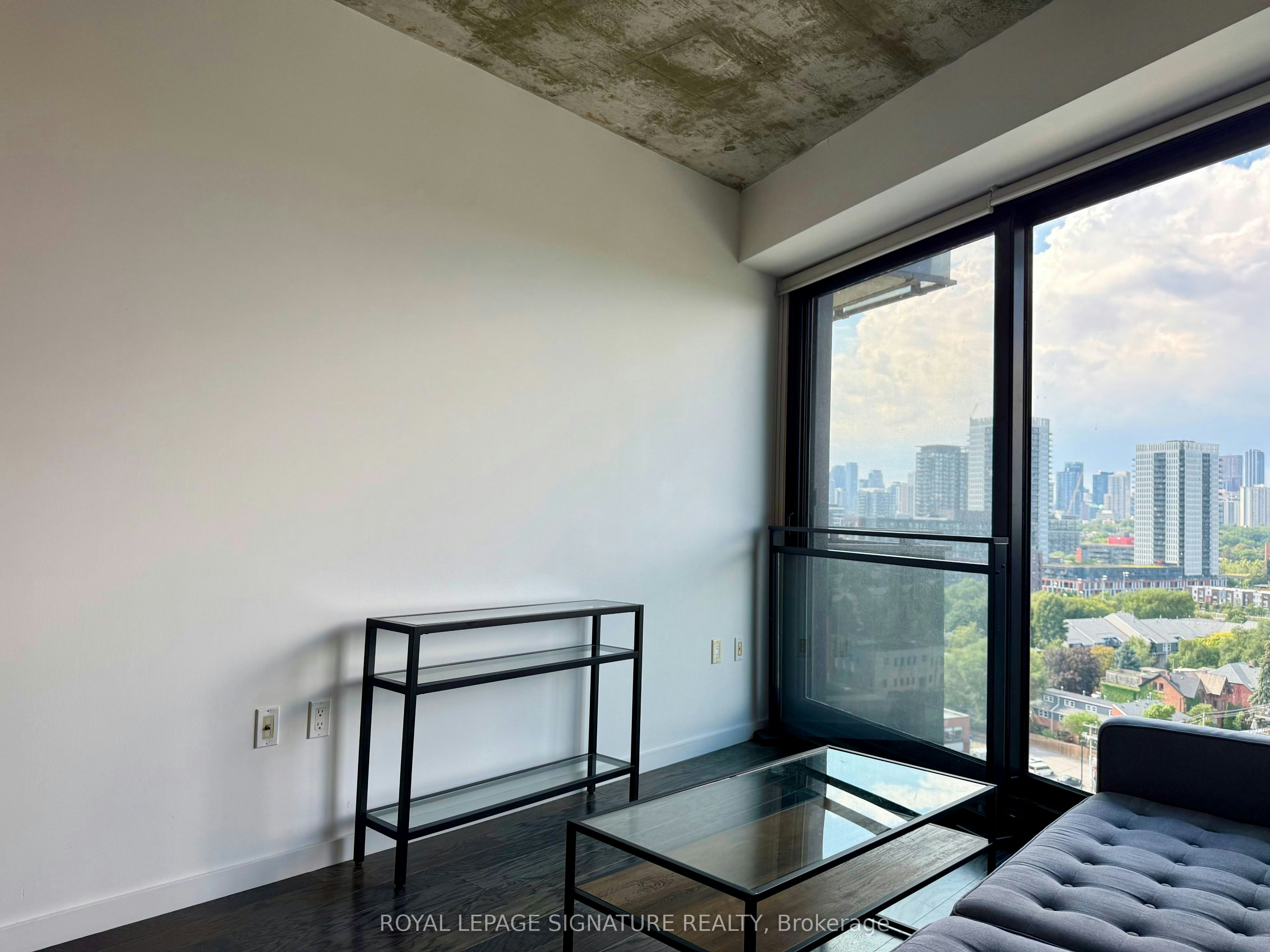 1402-51 Trolley Crescent, Toronto, ON, M5A 0E9 - 9