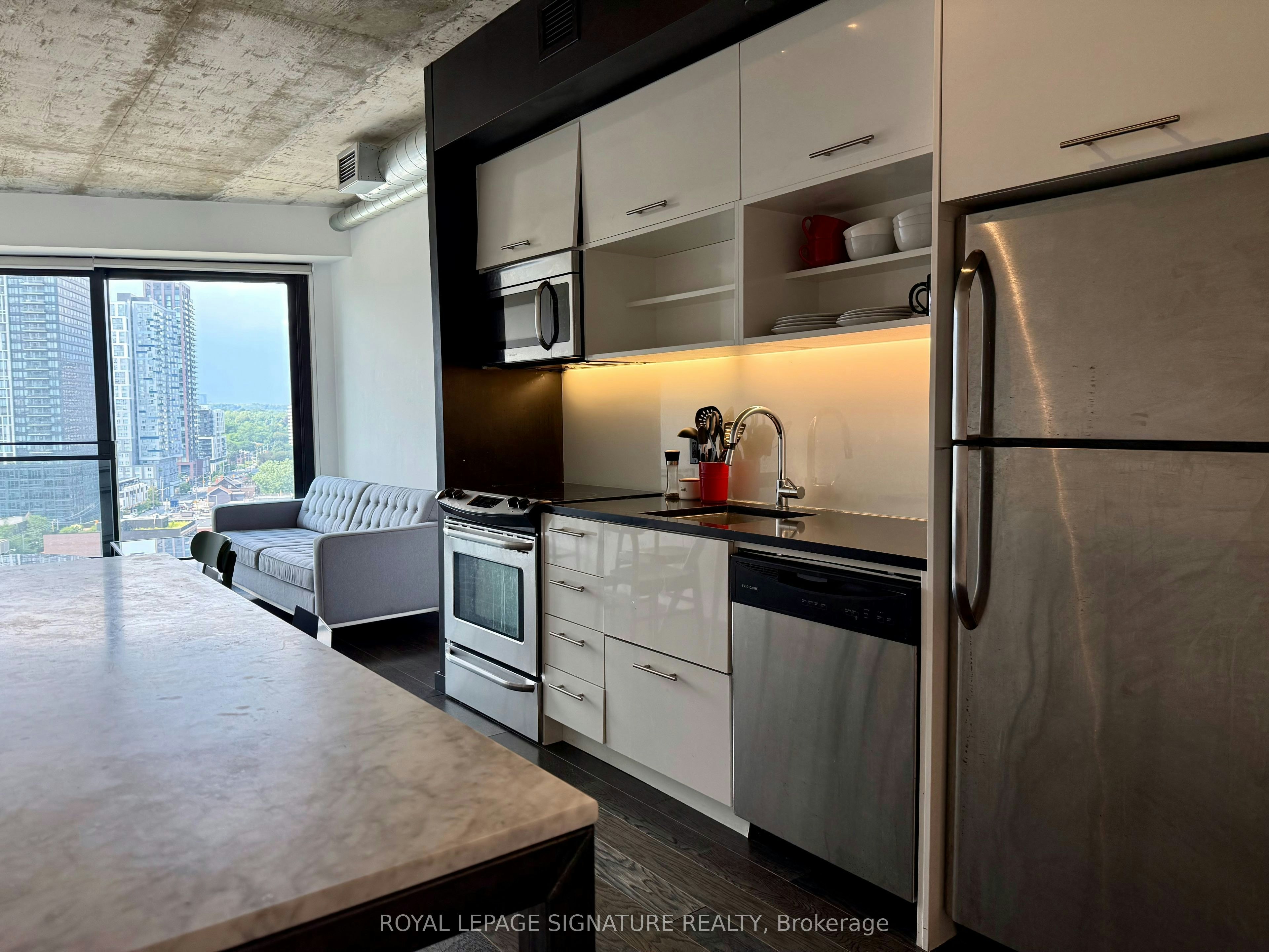1402-51 Trolley Crescent, Toronto, ON, M5A 0E9 - 4